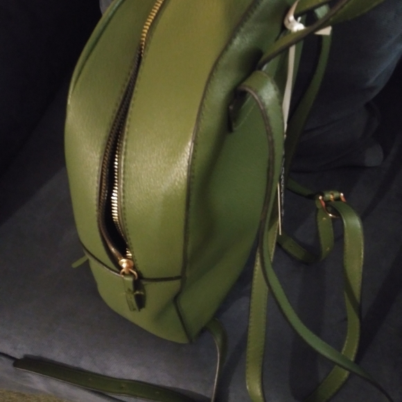 Backpack - Picture 2 of 4